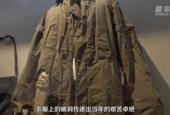 在这些革命文物前，总书记曾驻足良久
