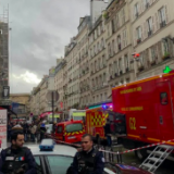 法国巴黎市区枪击事件已致3死，马克龙、朔尔茨等人发声！