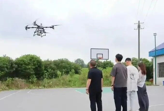 《经济日报》刊发湖南省委党校教授郝涛、研究生周敏的评论文章