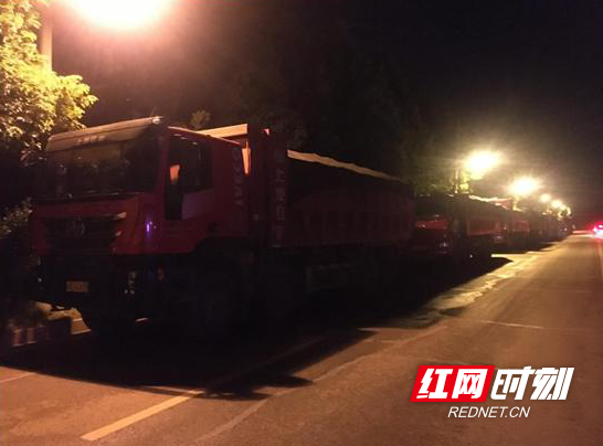 湘潭：“零容忍”打击超限超载运输车辆