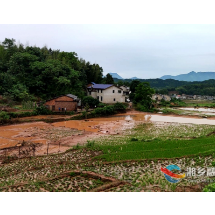 湘乡：暴雨导致大山塘垮坝 200多名村民安全转移