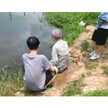 点赞！湖南工程学院三名学子勇救落水老人