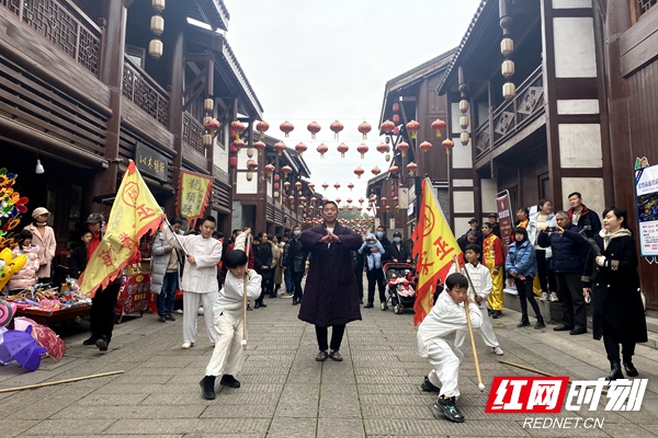 巫家拳作为国家级非遗项目在窑湾景区展示。.jpg