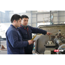 兄弟携手一线生产克难关——江南工业集团数控加工生产攻关纪实