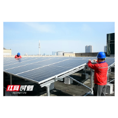 高温下的奋斗者丨光伏施工员：追着光“种太阳”