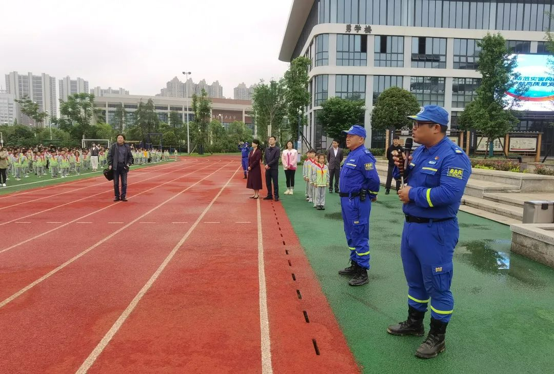 湘潭市应急管理局、市地震局深入开展防震减灾进校园主题宣传活动