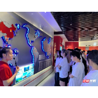 湘潭市组织高校学子赴名企优企考察学习