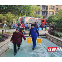 岳塘消防救援大队“党建+火焰蓝”志愿服务筑牢消防安全防线