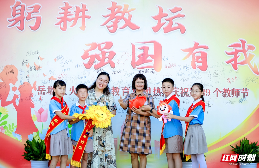 8C5A0582_副本.jpg 8C5A0582_副本.jpg