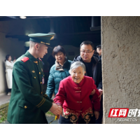 武警湘潭支队某中队开展志愿讲解和爱民助民活动