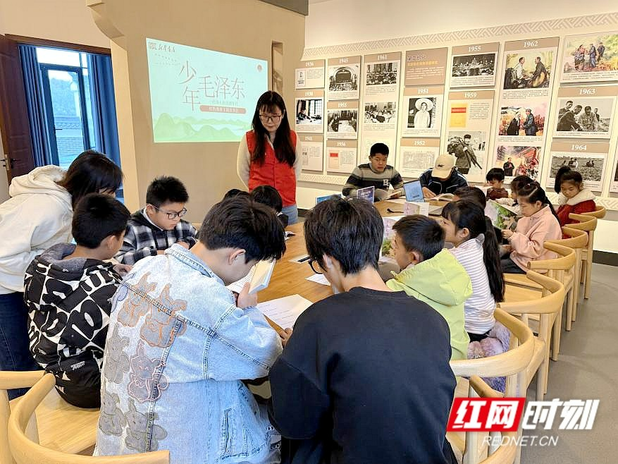 湘潭市新华书店《少年毛泽东》读书会走进雨湖区
