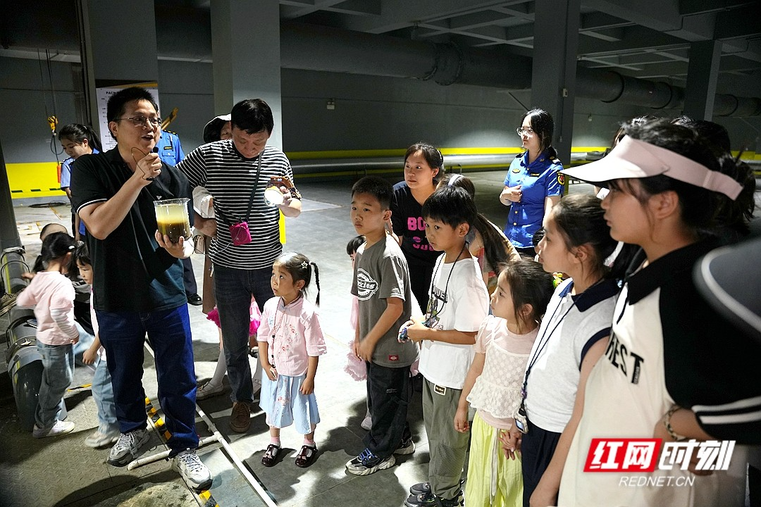 岳塘区“小小环评师”探秘污水如何变清水 