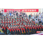 岳塘区125名新兵踏上军旅征程