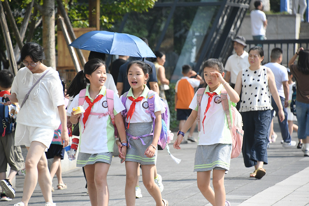 岳塘区35所中小学校开学 3万余名学生错峰报到