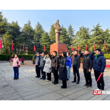 湘潭市贸促会携手市侨联赴韶山开展主题党日活动