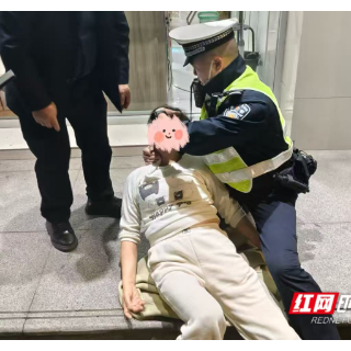 游客突发疾病昏迷,湘潭交警暖心救援