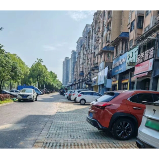 湘潭福星中路人行道“变身记”
