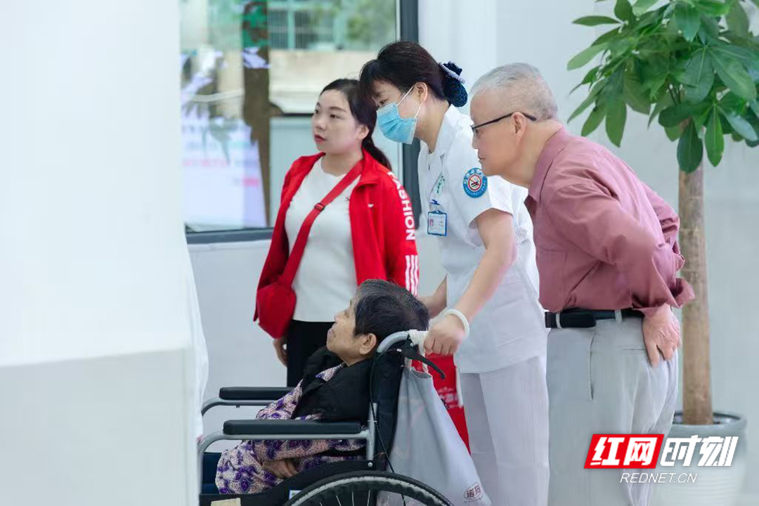 “锋”火湘传丨“零距离”守护健康 湘潭雨湖这支“雷锋家庭医生”团队真暖