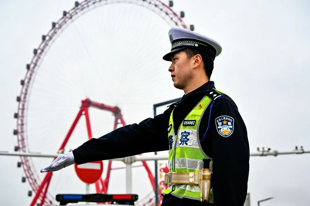 坚守岗位保平安 湘潭交警圆满护航“五一”假期