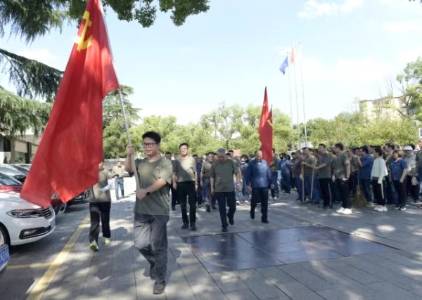 江麓集团开展"爱国卫生运动"暨党团日活动
