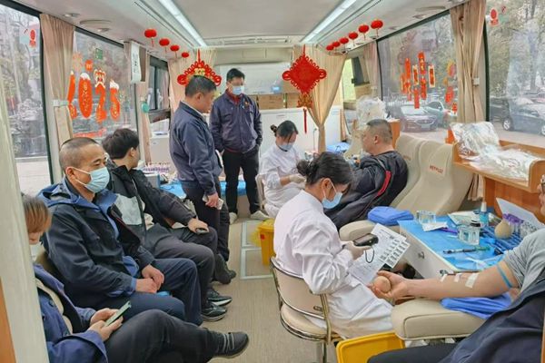 热血汇聚 爱暖寒冬——江麓集团开展无偿献血党团活动