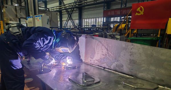 江麓集团：焊花砺剑 攻坚筑梦