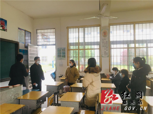 模拟教室上课.jpg