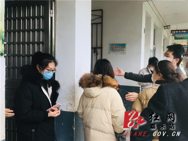 教室出现体温异常学生及时隔离.jpg