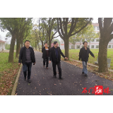 三板完小：校道“白改黑”工程顺利完工
