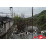 石门县永兴街道及时处理一起铁路交通隐患