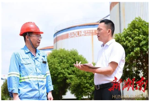 企业吹哨 干部报到 望城经开区吹响企业服务“雷锋哨”