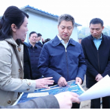 曾超群赴涟源市甘冲村调研：夯实乡村振兴工作基层基础 办好办实民生实事