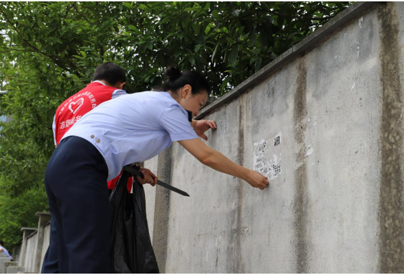 永顺税务：“四团”齐上阵 社区换新颜