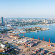 辛小湘 | 开局之年,以“八个坚持”锚定经济工作航向