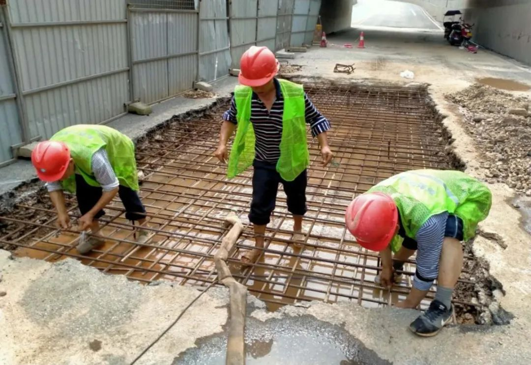 整治交通顽瘴痼疾丨破解积水顽疾 湘潭高新区书院东路铁路桥涵洞改造进行时