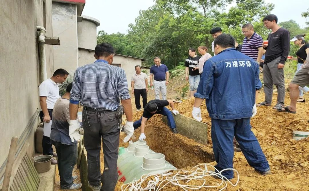 小厕所大民生 湘潭高新区开展“厕所革命”现场观摩和技术培训