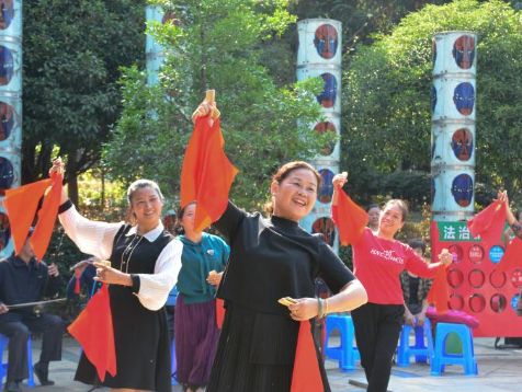 居民公约曲中唱 文明新风扑面来