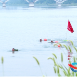 湘乡：乘风破浪游涟水 消暑健身勿忘安全