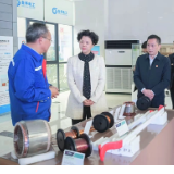 张迎春深入企业、学校、机关、医院调研行业系统党建工作