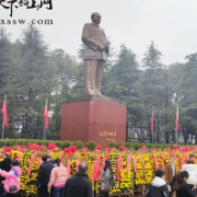 韶山年味：大年初一给毛主席拜年