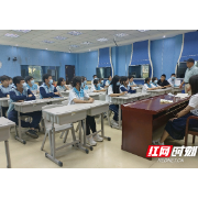 湘潭市三中举办“食堂开放日”暨食堂服务管理工作交流会