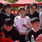 雨湖区联合湘江新区举办“职”为你来专场招聘会