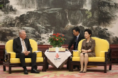 乌兰会见匈牙利国会副主席雅高布·伊什特万一行
