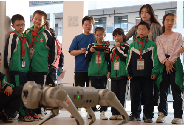 湖南科技学院：AI进课堂 实现“梦幻联动”