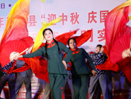湖南新田:惠民演出迎中秋庆国庆
