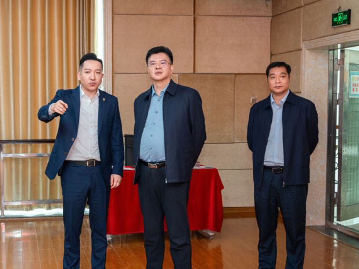 中国人寿湖南省分公司党委书记、总经理黄胤立一行赴永州分公司调研