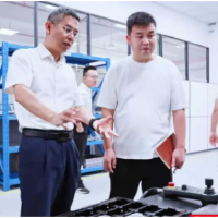 永州经开区:汤小兵到园区企业督导安全生产工作