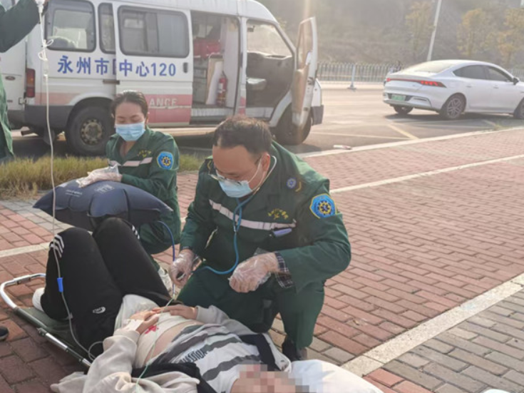 永州市中心医院开展多场景急危重症应急演练 