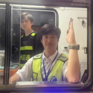 永州高速道州西中心收费大站：三尺岗亭里的“传帮带” 共绘服务新景