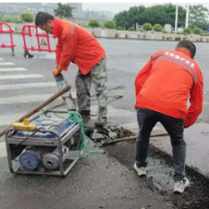 永州市市政设施维护站：增设改造雨水箅子 提升城市排涝能力